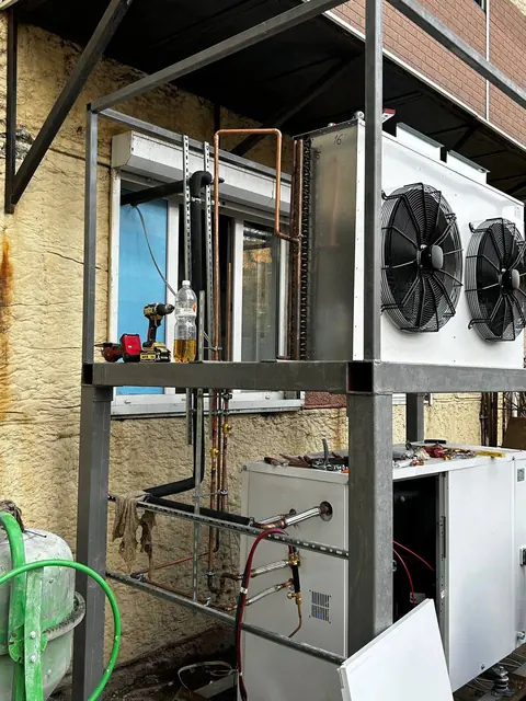 Агрегат INTERCOLD и конденсатор на раме, медная обвязка