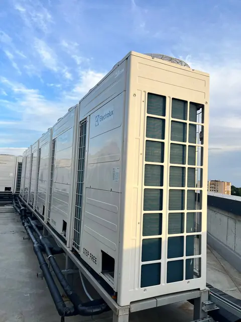 Наружный блок VRF на кровле
