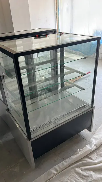 Кондитерская витрина со стеклом